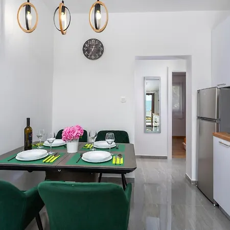 In With Kitchen