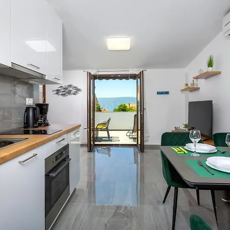 In With Kitchen Apartment *