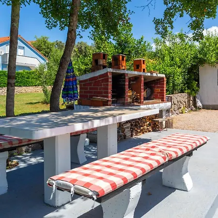 In With Kitchen Apartment Pinezici (Krk)